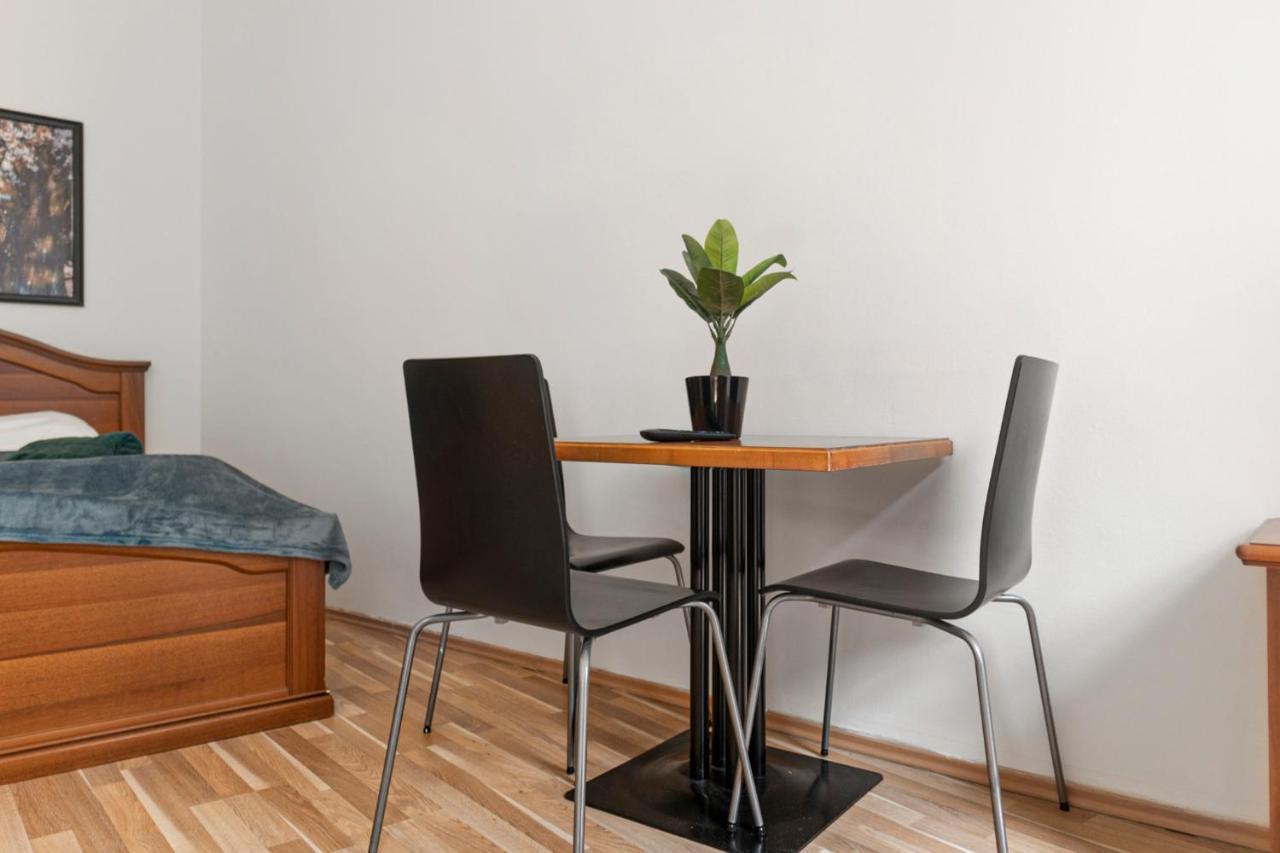 Budget & Friendly 1br Well Connected Viena