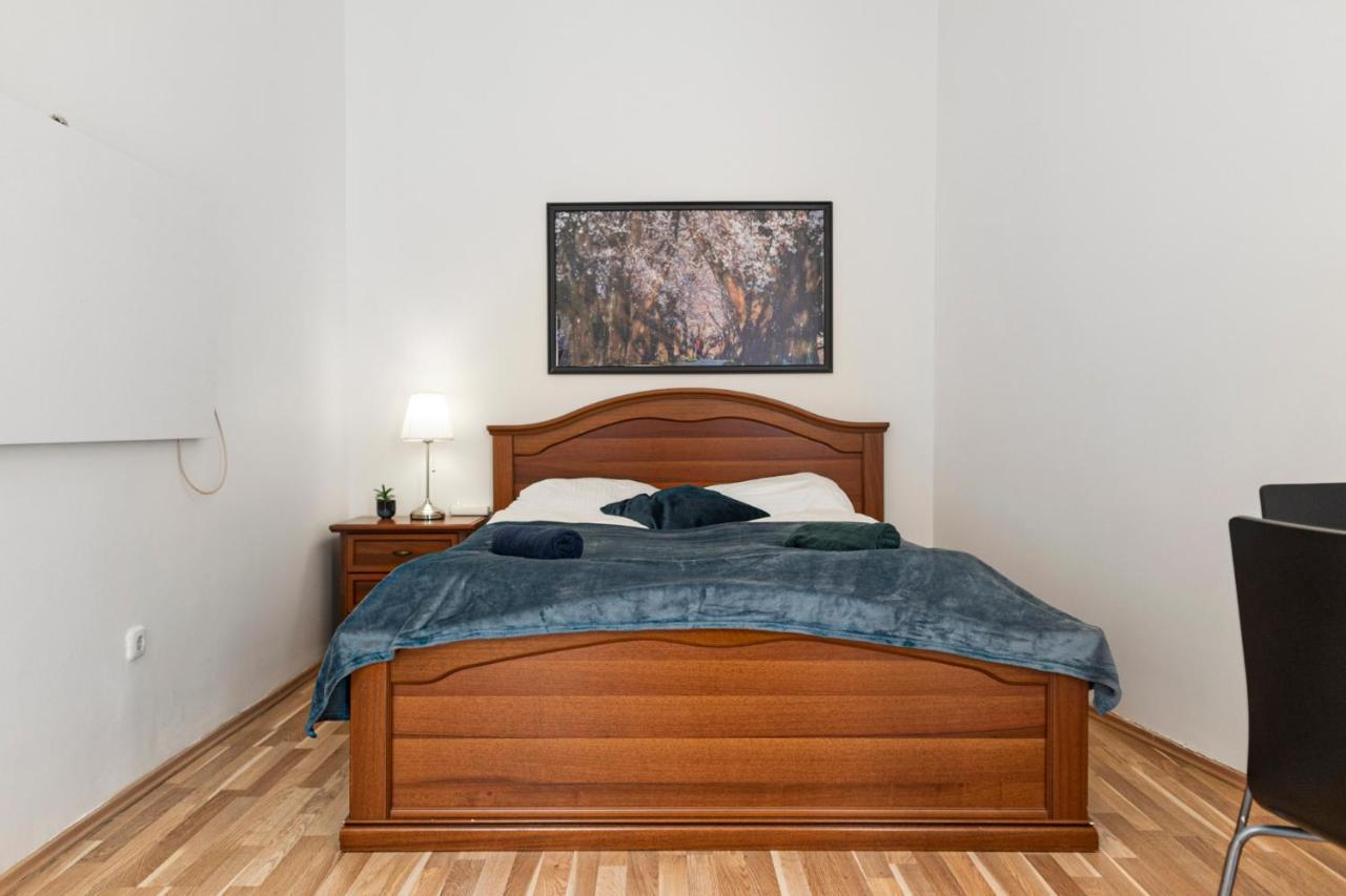 Apartament Budget & Friendly 1br Well Connected